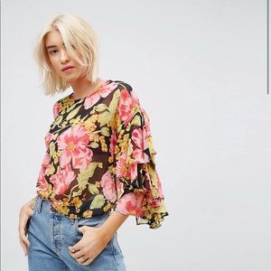 Floral ruffle sleeve top blouse shirt 🌸🌼🌺
